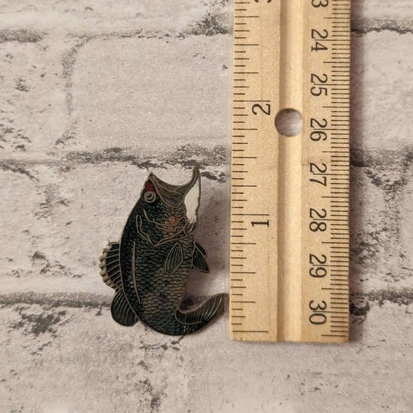 SWIB BASS FISH ENAMEL TIE TACK PIN - Picture 3 of 5